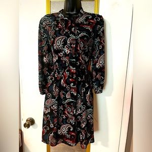 Forever 21 Exclusive women’s mini dress, black with floral pattern. Size L
